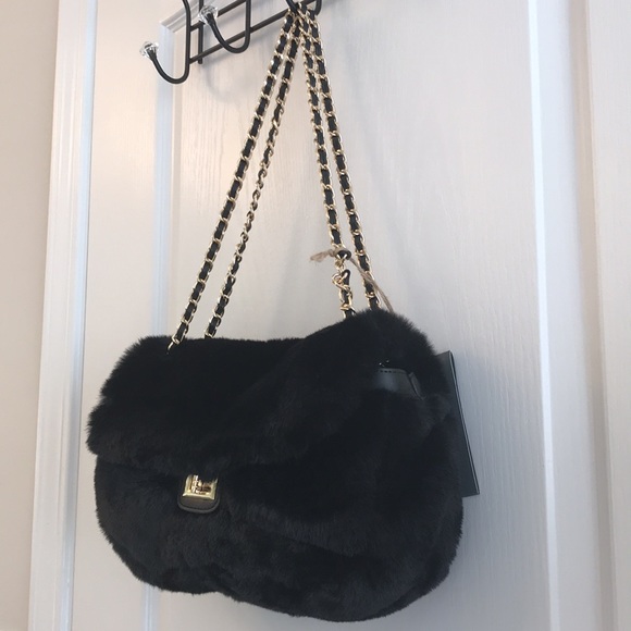Expression New York Black Vegan Fur Flap Bag - Picture 3 of 16